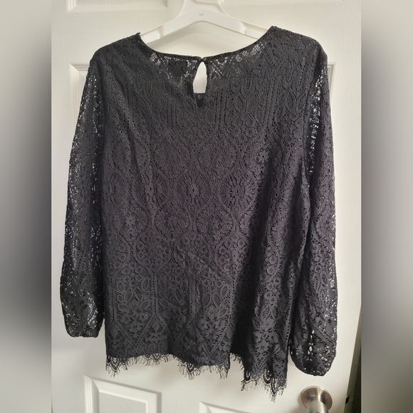 Worthington Blouse - Picture 2 of 4